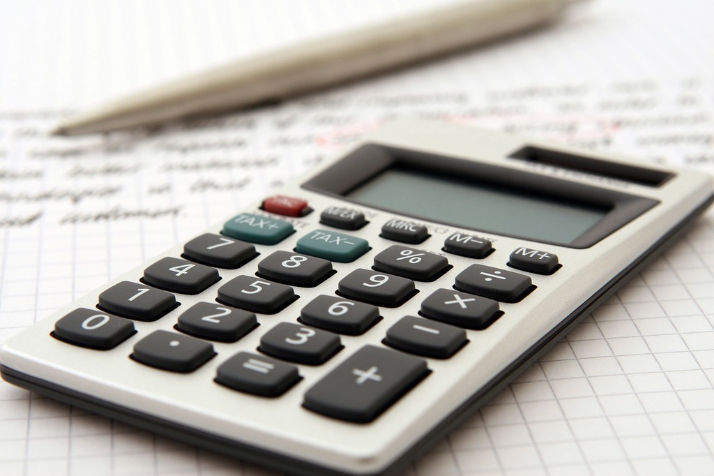 Image of a calculator. Public domain.